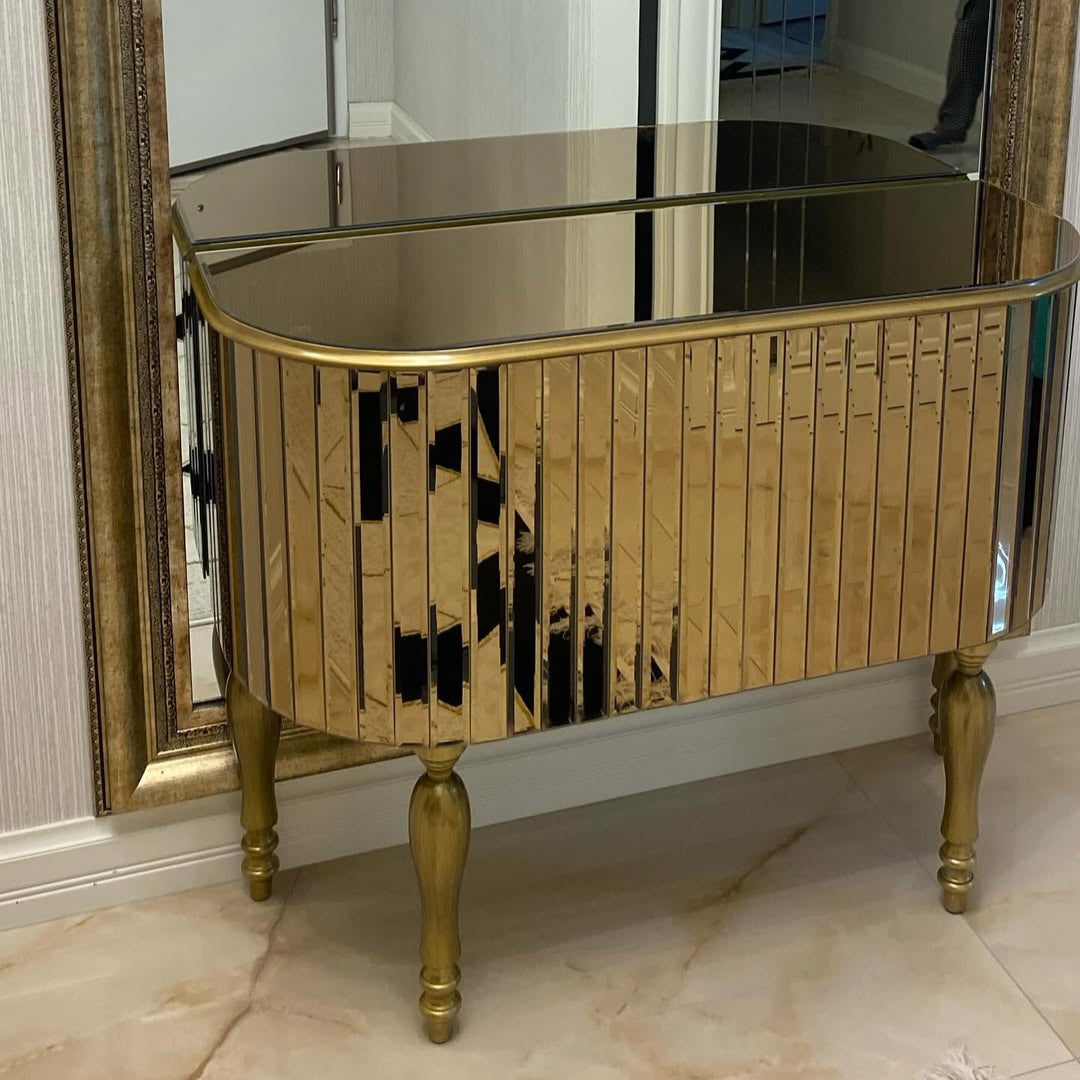 Mirror sideboard
