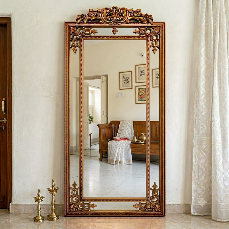 Decorative hanging mirror