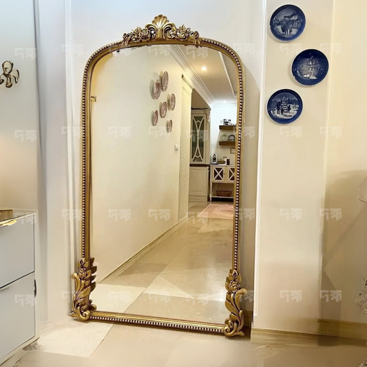 Decorative hanging mirror